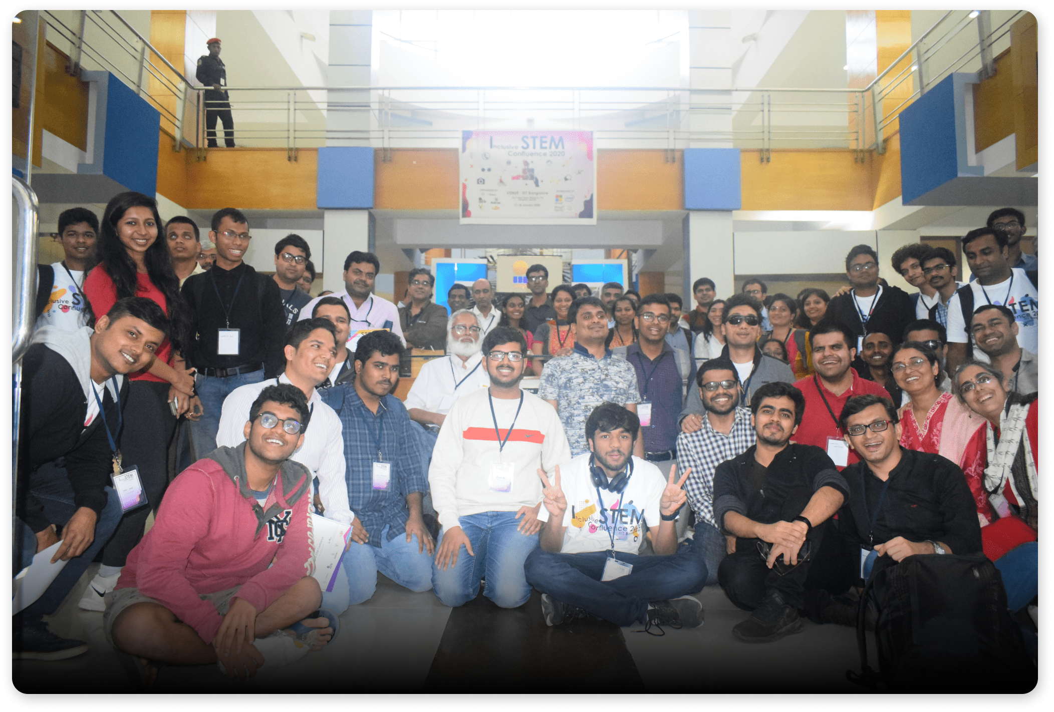 A group picture of Confluence 2020 with students, teams, participants and organizers